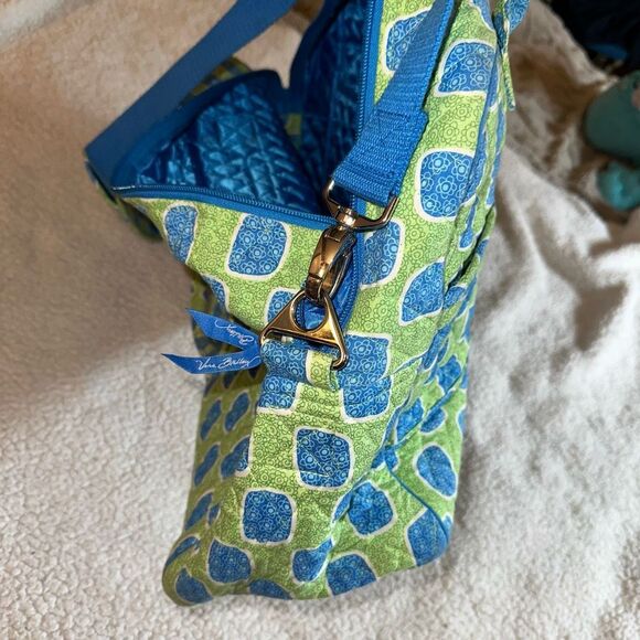Vera Bradley Weekend Travel Duffel Bag Doodle Daisy Blue Green Floral NWOT - Picture 7 of 7